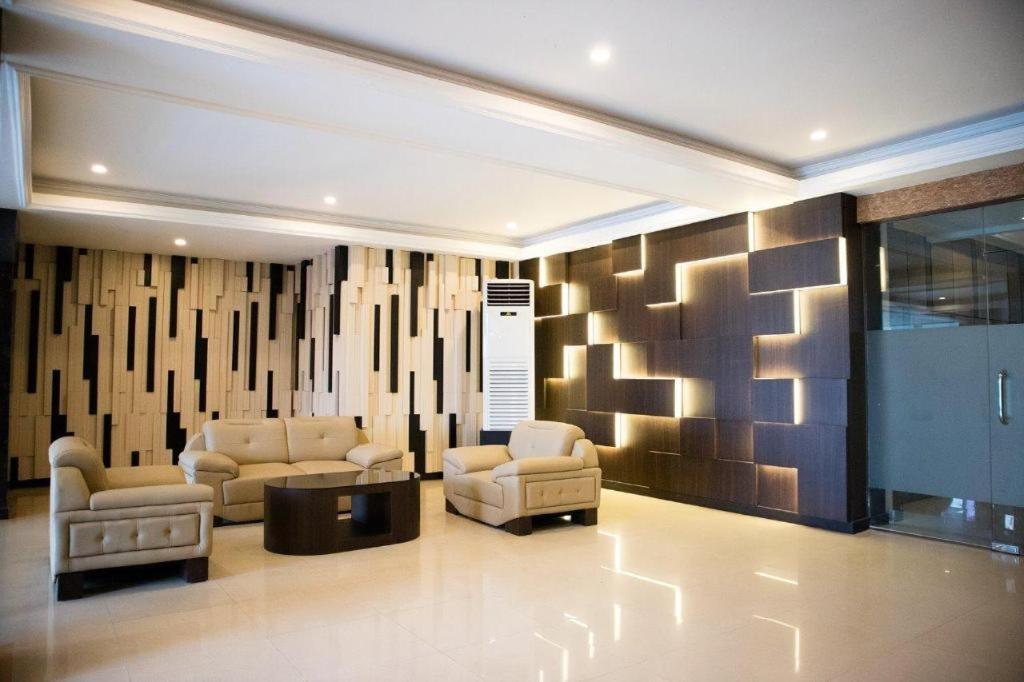Karlita Hotel Tegal Exterior photo