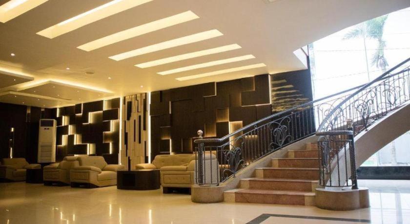 Karlita Hotel Tegal Exterior photo