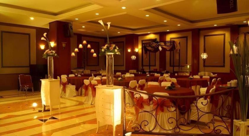 Karlita Hotel Tegal Exterior photo