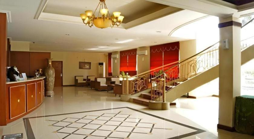 Karlita Hotel Tegal Exterior photo