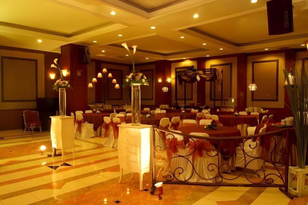 Karlita Hotel Tegal Exterior photo